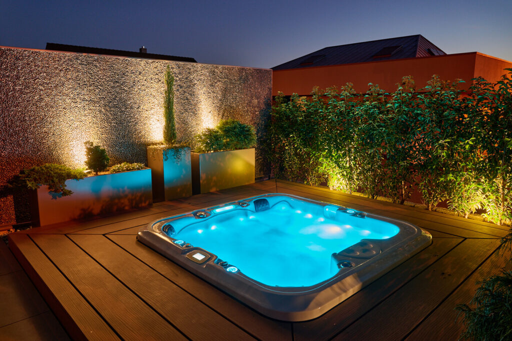 sichtschutz_f_r_den_garten-pool_umrandung-lampen_im_garten-sichtschutz_garten_pflanzen-pflanzen_als_sichtschutz-Ehmann-Gartengestaltung-0040