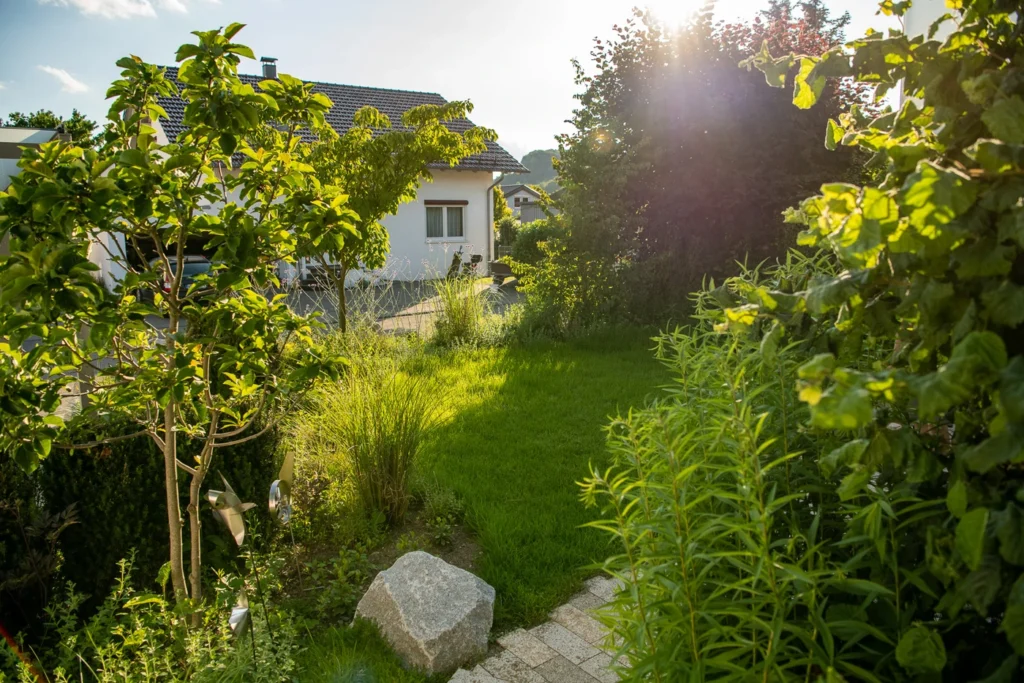 vorgarten_gestaltung-garten_und_landschaftsbau-sch_ne_g_rten-vorgarten_pflanzen-baum_pflege-Ehmann-Gartengestaltung-0013